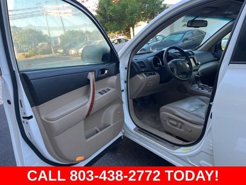 Used 2010 Toyota Highlander Limited AWD/4WD image 4