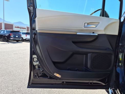Used 2023 Toyota Sienna XLE w/ XLE Plus Package AWD/4WD image 15