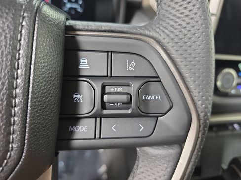 Used 2026 Toyota Tundra Limited AWD/4WD image 17
