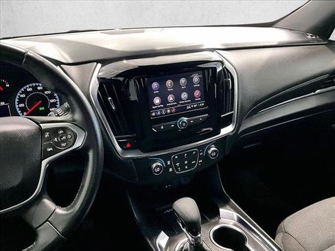 Used 2023 Chevrolet Traverse LT FWD image 8