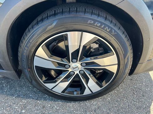 Used 2020 Volvo V60 T5 Cross Country image 14