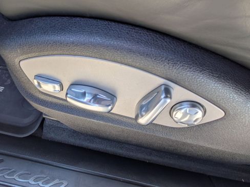 Used 2024 Porsche Macan image 14