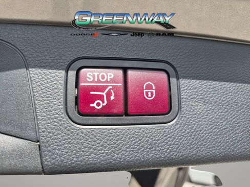 Used 2021 Mercedes-Benz GLC 300 4MATIC image 6