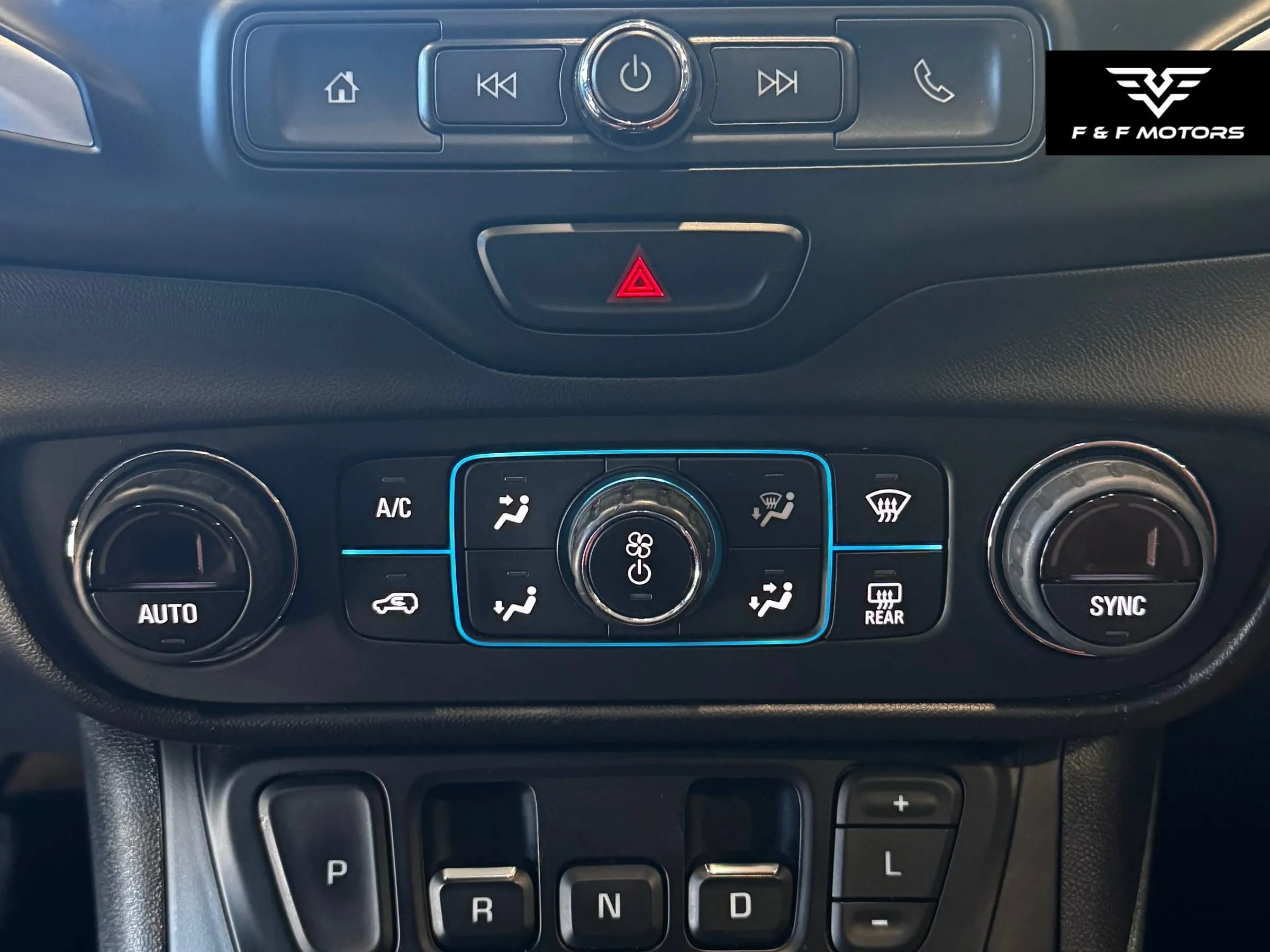 Used 2018 GMC Terrain SLE w/ Driver Convenience Package AWD/4WD image 23