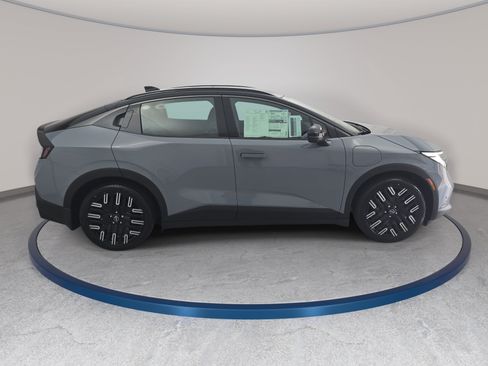 New 2026 Nissan Leaf Platinum+ FWD image 4