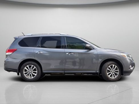 Used 2016 Nissan Pathfinder SV AWD/4WD image 21