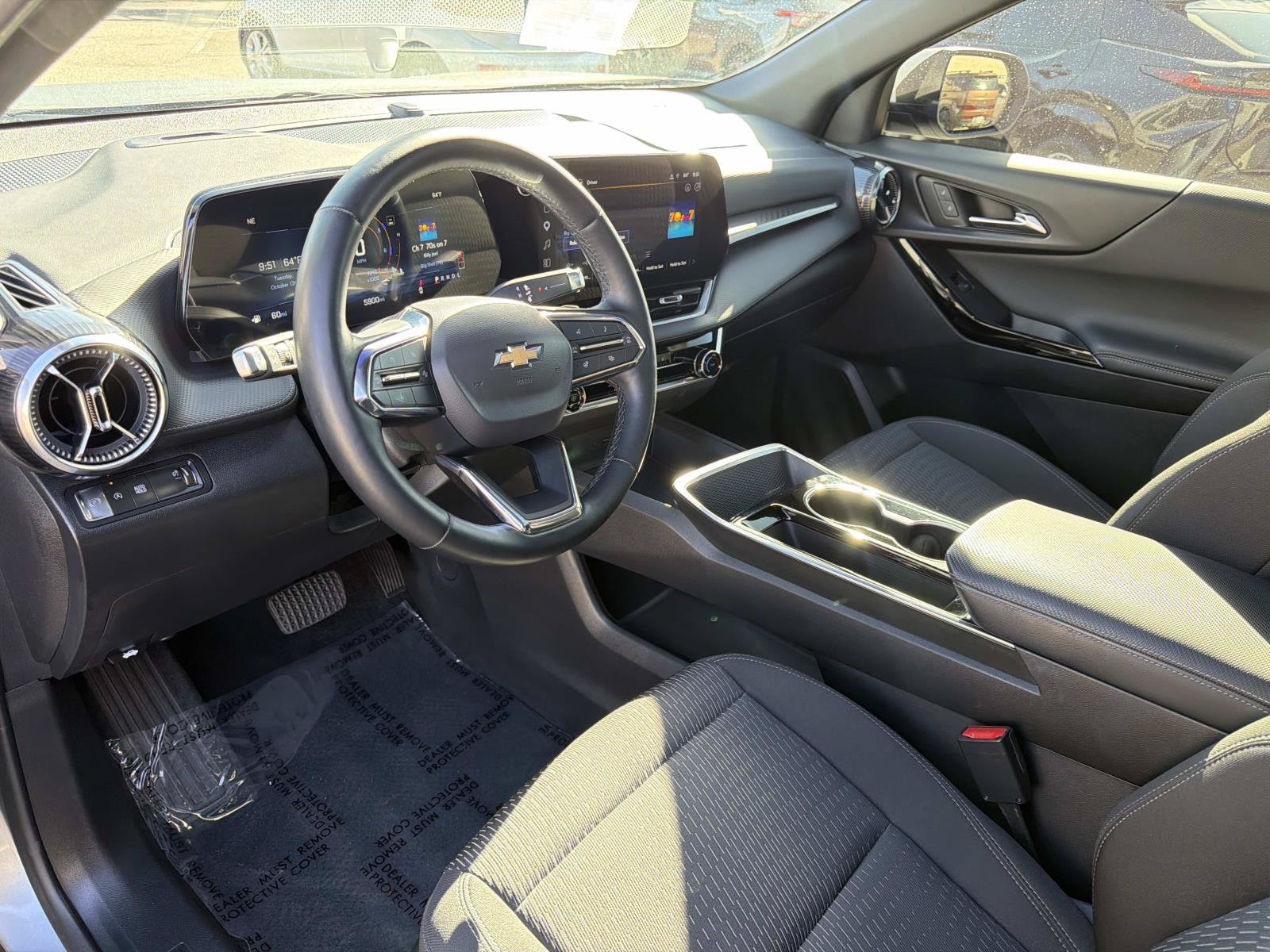 Used 2025 Chevrolet Equinox LT w/ Safety and Technology Package FWD image 16