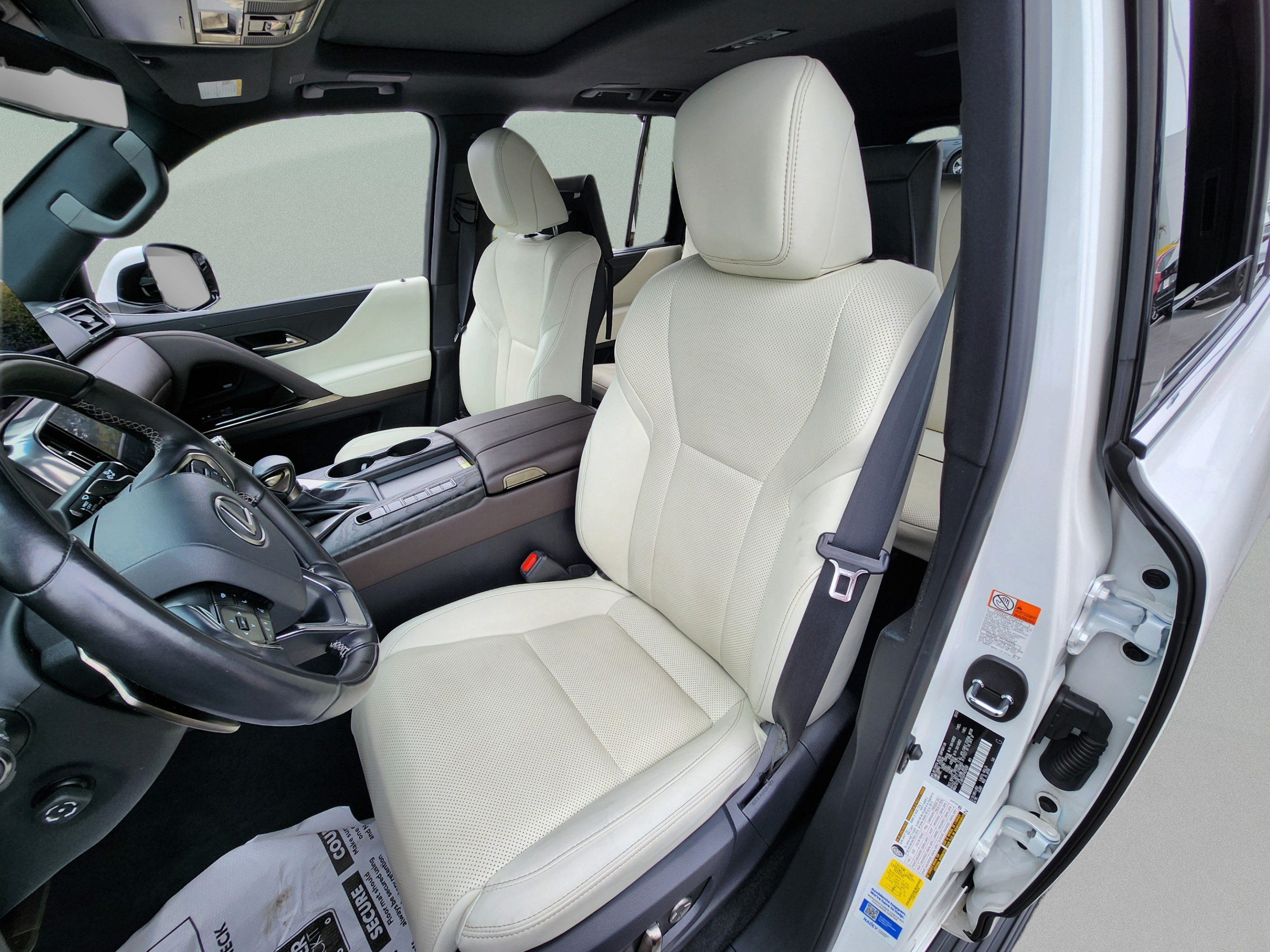 Used 2023 Lexus LX 600 4WD w/ Accessory Package (Z1) image 14