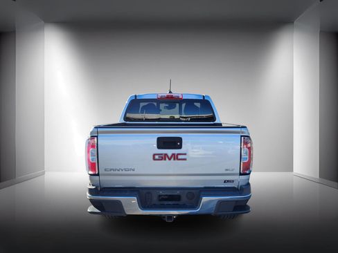 Used 2016 GMC Canyon SLT w/ Driver Alert Package image 4