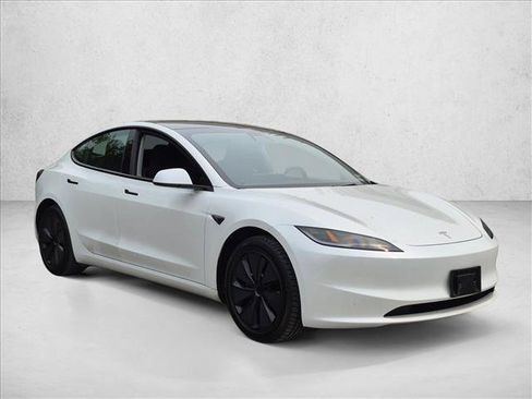 Used 2025 Tesla Model 3 Long Range RWD image 3