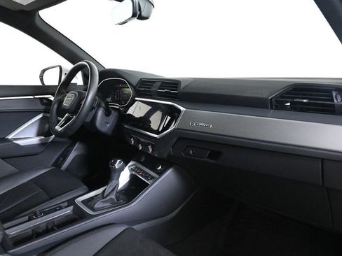 Used 2025 Audi Q3 2.0T Premium w/ Convenience Package image 15