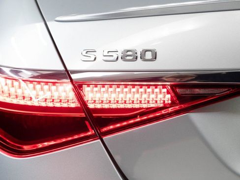 Certified 2023 Mercedes-Benz S 580 4MATIC Sedan image 9