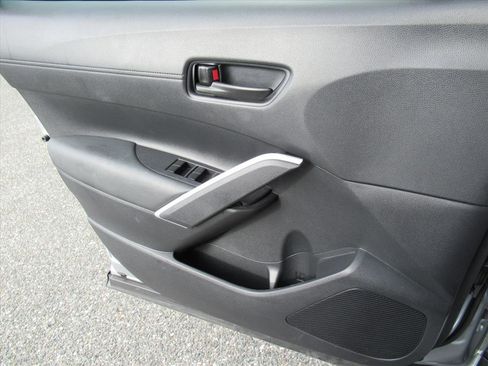 Used 2024 Toyota Corolla Cross LE image 25