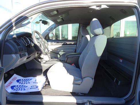 Used 2015 Toyota Tacoma image 15