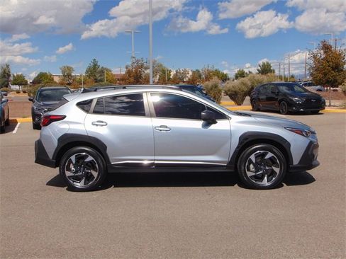 Used 2024 Subaru Crosstrek 2.5i Limited w/ Crosstrek Mirror Package image 3