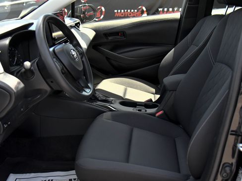 Used 2025 Toyota Corolla LE w/ Convenience Package FWD image 16