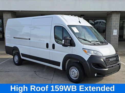 Used 2025 RAM ProMaster 3500 w/ Convenience Group image 2