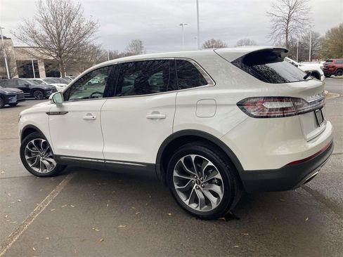 Used 2022 Lincoln Nautilus Reserve image 4