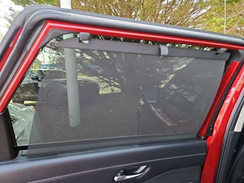 Used 2025 Nissan Pathfinder Platinum image 35