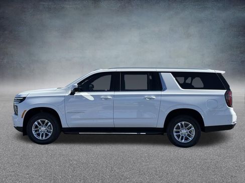 New 2026 Chevrolet Suburban LS image 7