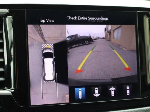 Used 2020 Chrysler Pacifica Touring-L w/ Advanced Safetytec Group FWD image 20