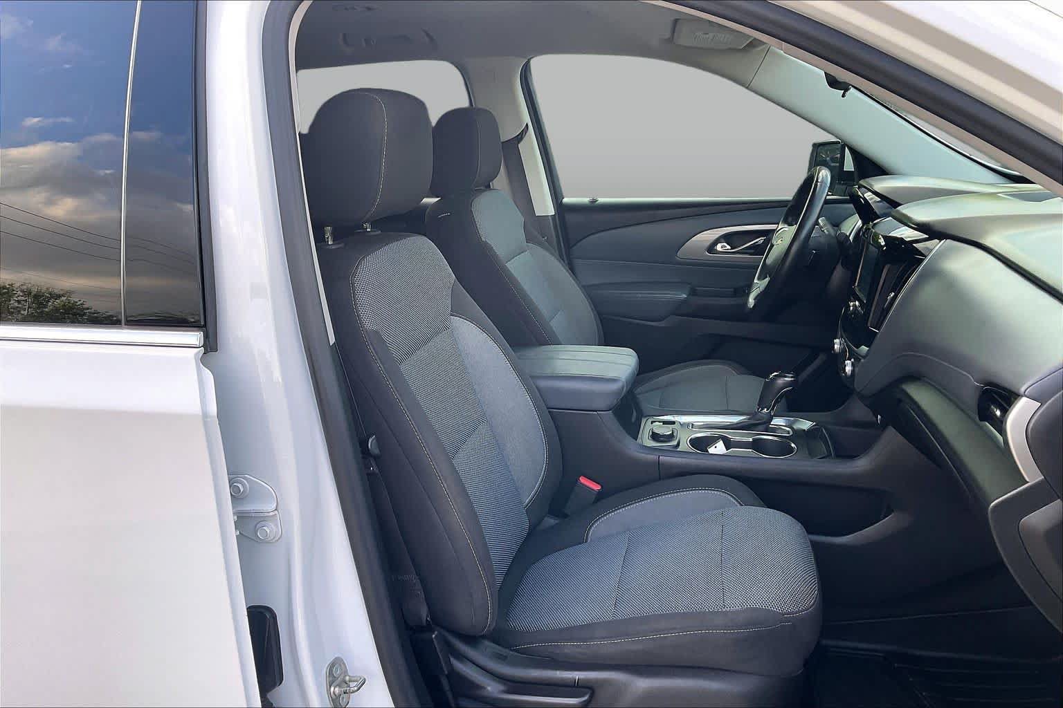 Used 2018 Chevrolet Traverse LT FWD image 9