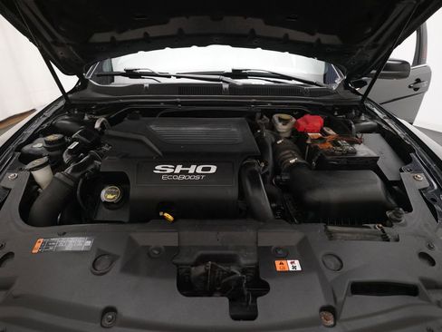 Used 2017 Ford Taurus SHO AWD/4WD image 3