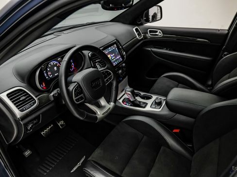 Used 2021 Jeep Grand Cherokee Trackhawk image 2
