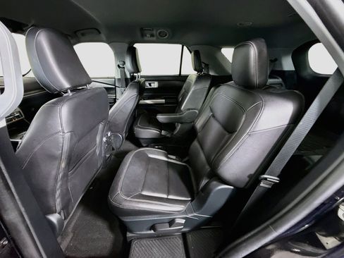 Used 2021 Ford Explorer XLT w/ Equipment Group 202A RWD image 25