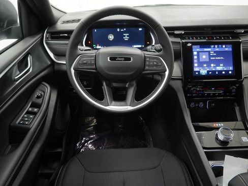 New 2026 Jeep Grand Cherokee Laredo AWD/4WD image 18
