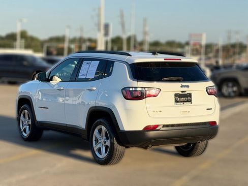 Used 2023 Jeep Compass Latitude w/ Convenience Group AWD/4WD image 5