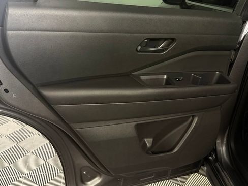 Used 2023 Nissan Pathfinder S FWD image 26