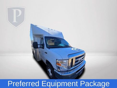 Used 2023 Ford E-350 and Econoline 350 Super Duty w/ Power Windows & Locks Group image 2