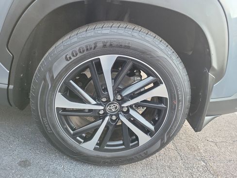Used 2024 Toyota Corolla Cross SE image 29