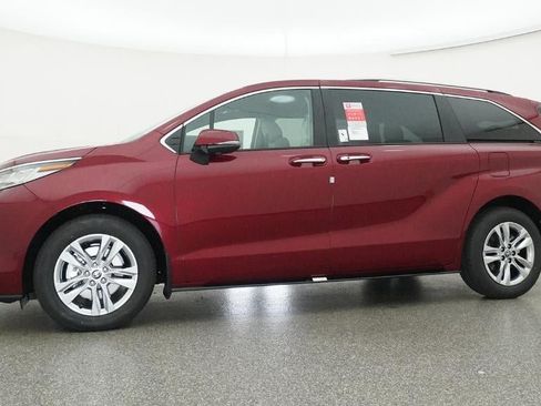 New 2026 Toyota Sienna Limited FWD image 18