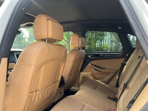 Used 2018 Porsche Macan S AWD/4WD image 9