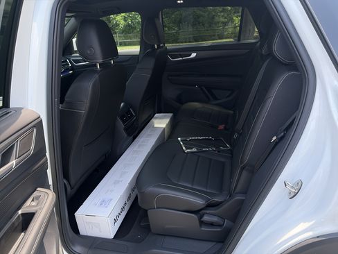 Used 2024 Volkswagen Atlas Cross Sport SEL R-Line AWD/4WD image 21