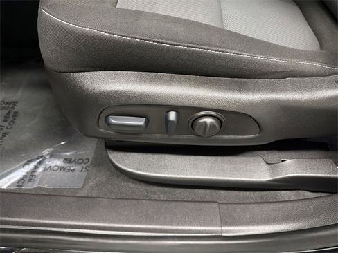 Certified 2024 Chevrolet Blazer LT w/ Convenience Package image 21