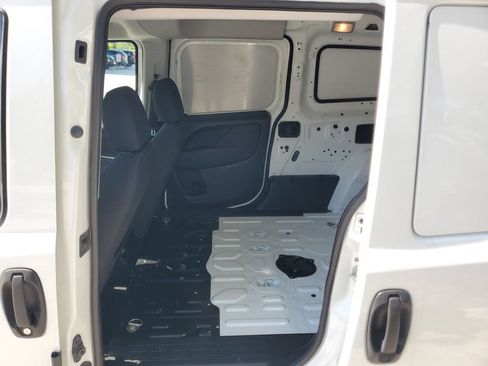 Used 2022 RAM ProMaster City Tradesman FWD image 9