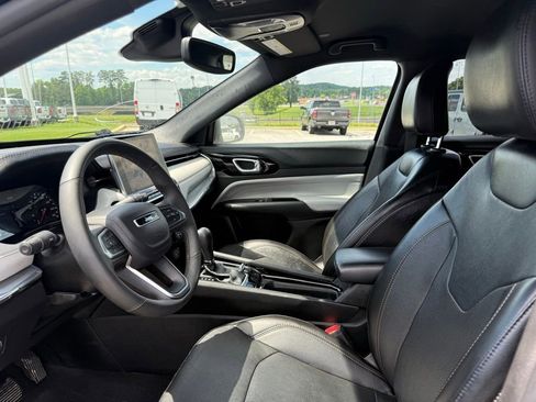 Used 2023 Jeep Compass Limited AWD/4WD image 4