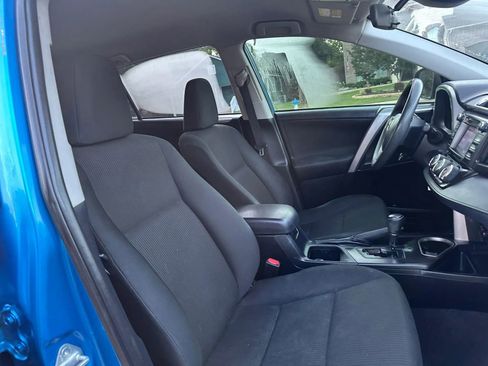 Used 2018 Toyota RAV4 LE FWD image 26