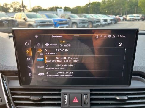 Used 2024 Audi Q5 e Prestige w/ Prestige Package image 35