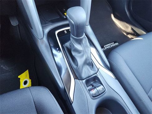 Certified 2023 Toyota Corolla Cross LE image 16