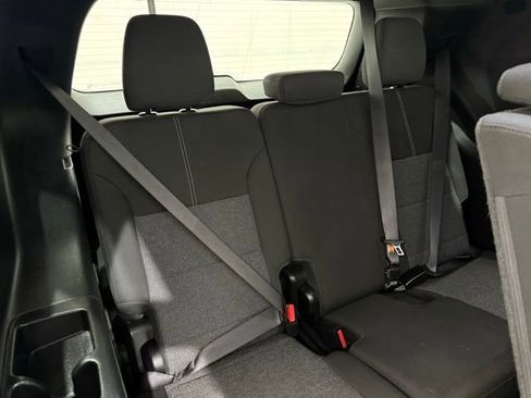 Used 2025 GMC Acadia Elevation image 28