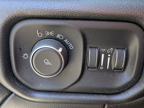 Used 2019 RAM 2500 Tradesman image 17