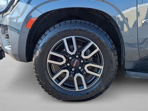 Used 2021 GMC Yukon XL AT4 w/ Technology Package AWD/4WD image 9