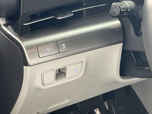 Used 2024 Hyundai Kona SEL image 11