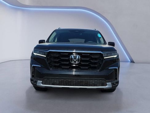 New 2025 Honda Pilot Touring image 9