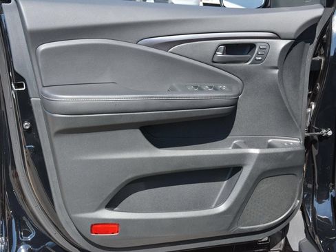 Used 2023 Honda Passport EX-L image 11
