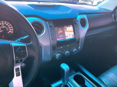 Used 2018 Toyota Tundra SR5 image 6